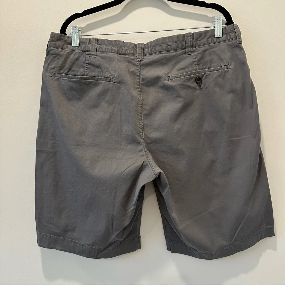 J Crew 10.5” Stretch Chino Shorts For Men Size 36 Gray Neutral Casual Golf Polo